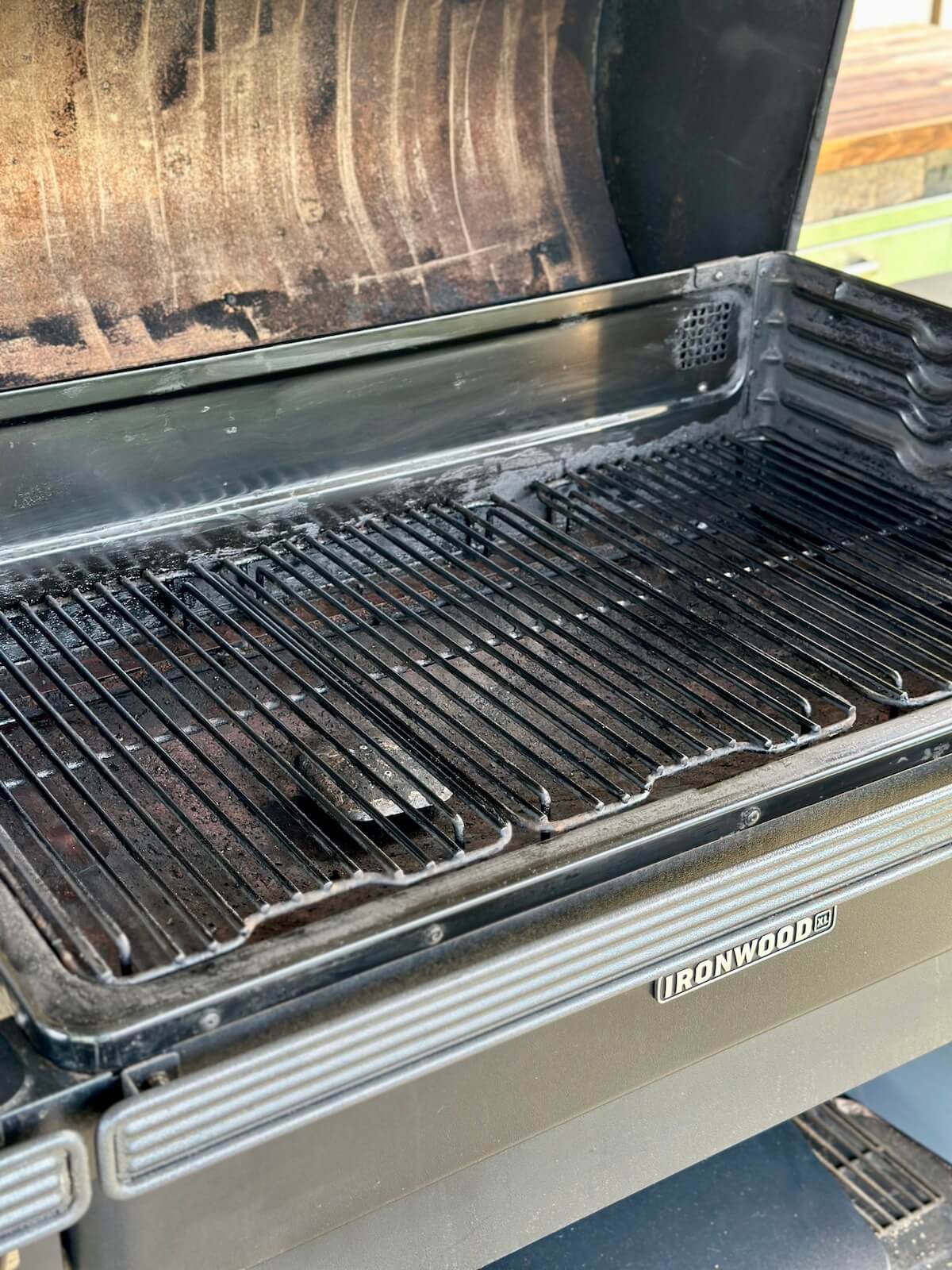 a clean pellet grill